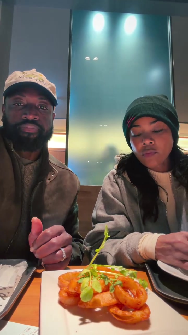 开云APP-韦德与妻子同游日本：若你俩感情不是真的好 根本没法两周待一块