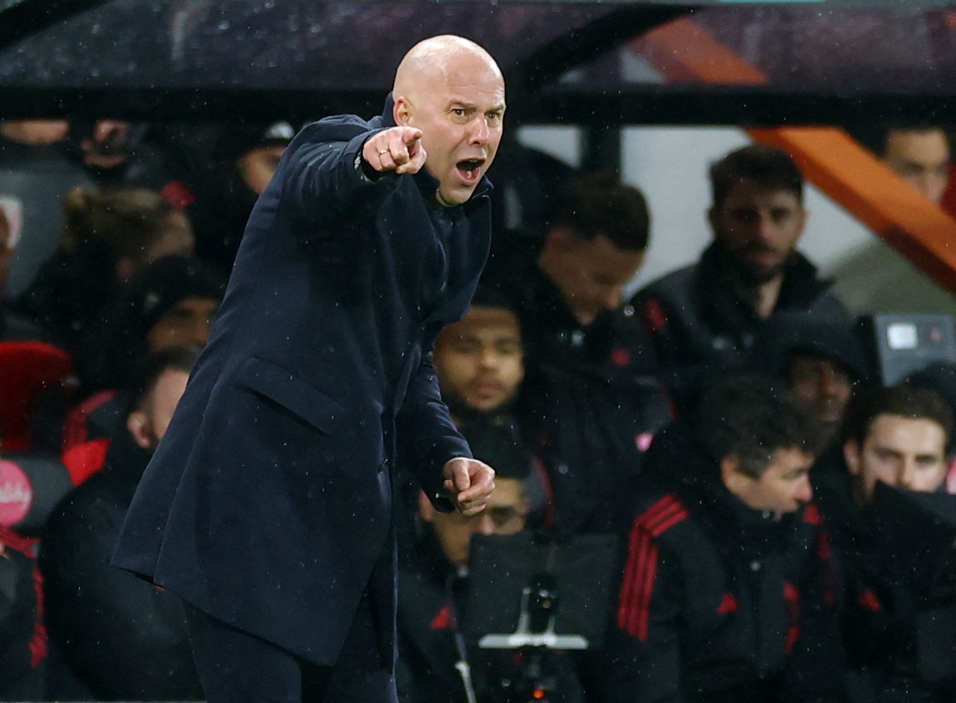 开云官网-菲尔·汤普森:斯洛特不该承受压力 下赛季利物浦能英超夺冠